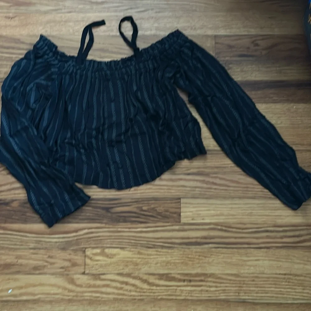 Urban Outfitters Floral Eyelet Cold Shoulder Crop Embroidered Top - Picture 5 of 11